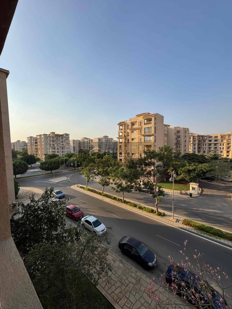 12 61949cc8-ac75-4a8c-9817-fccc9d9e09f4. jpg