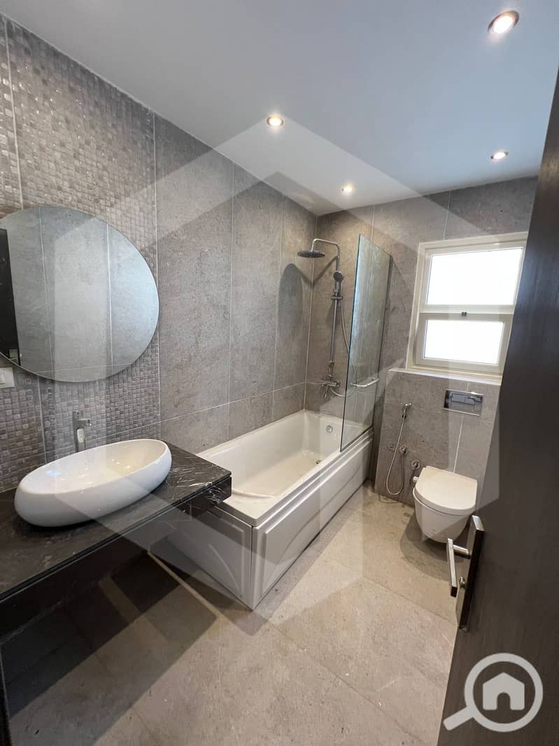 24 Grand Heights 24. jpg