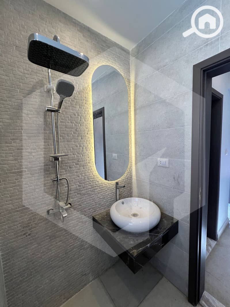 25 Grand Heights 25. jpg