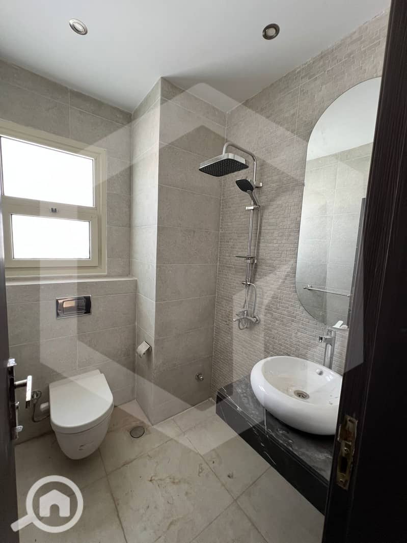 26 Grand Heights 26. jpg