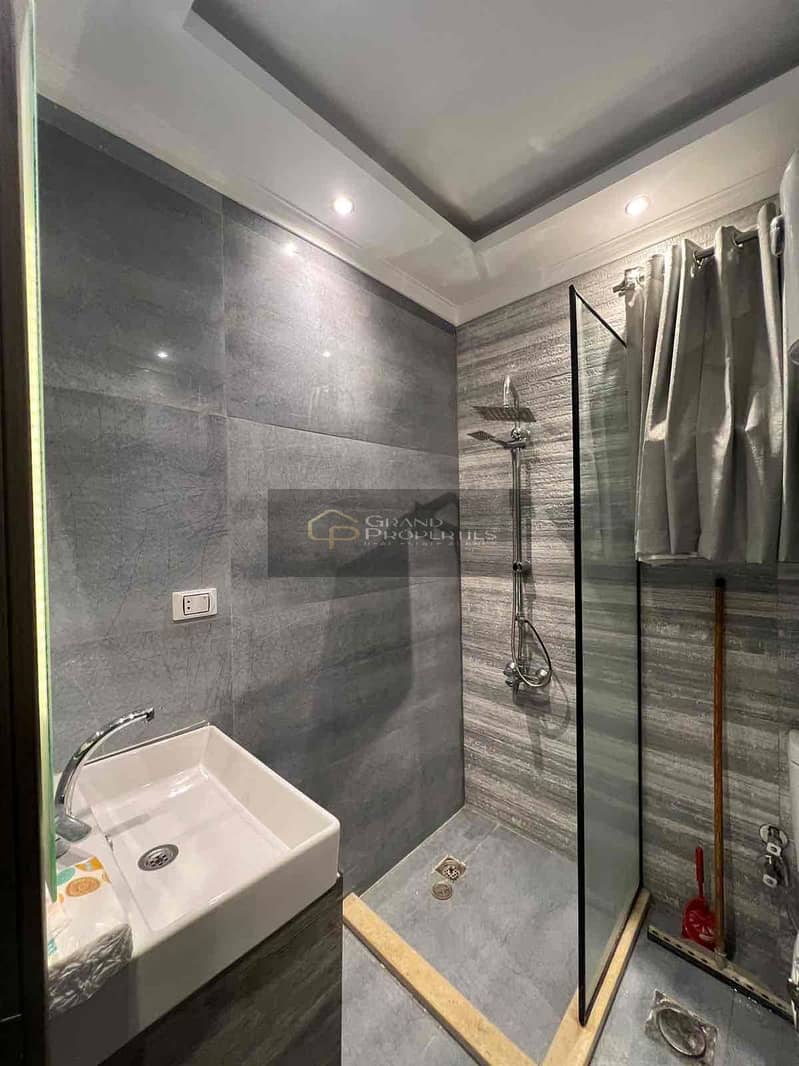 10 5f19e3a0-721b-4852-b3f1-90b54979f5da. jpg