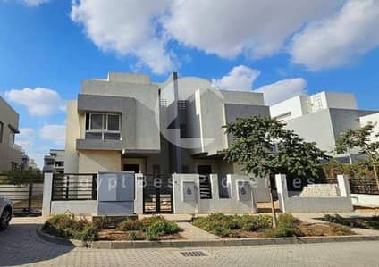 4 Bedroom Townhouse for Sale in New Cairo, Cairo - 0b2bba49-b5ab-4c37-a85b-0b0f3c91b95f. jpg 4 Bedroom Townhouse for Sale in New Cairo, Cairo - 0b2bba49-b5ab-4c37-a85b-0b0f3c91b95f. jpg