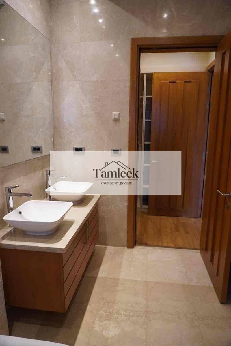 8 a80cb5bd-7edd-4b48-ad6a-6eb233c0d514. jpg