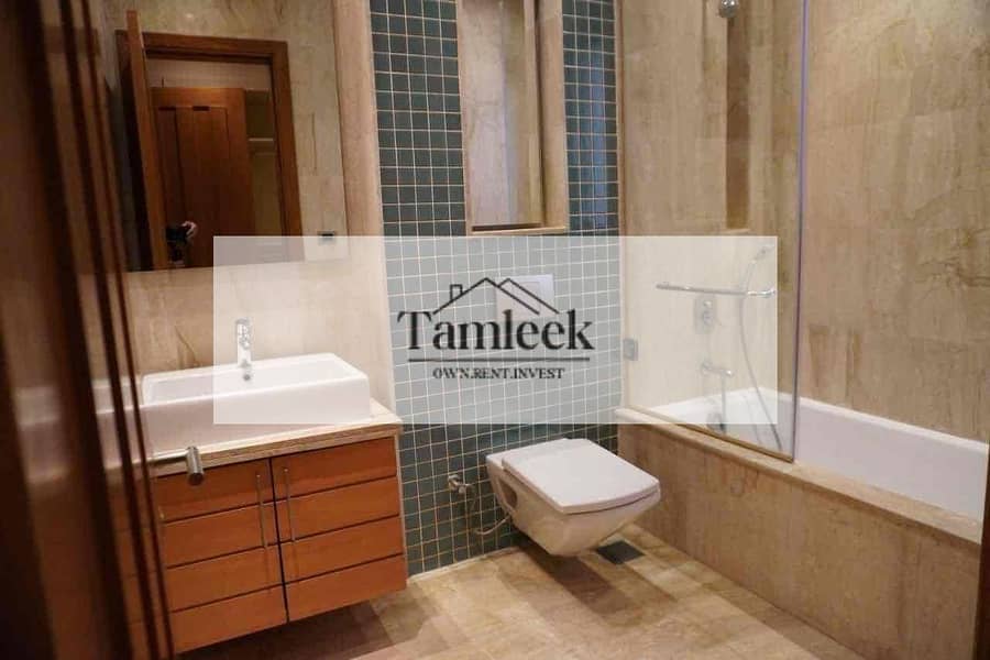 9 e383ccd3-587d-4f02-b5e7-2cfa5d0b42bf. jpg