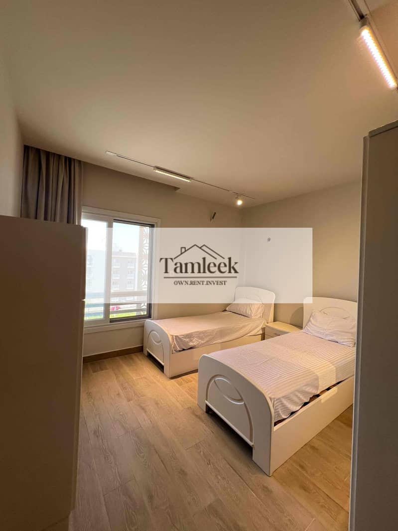 7 ec7963c3-869d-4bc9-b033-774c18e92a24. jpg