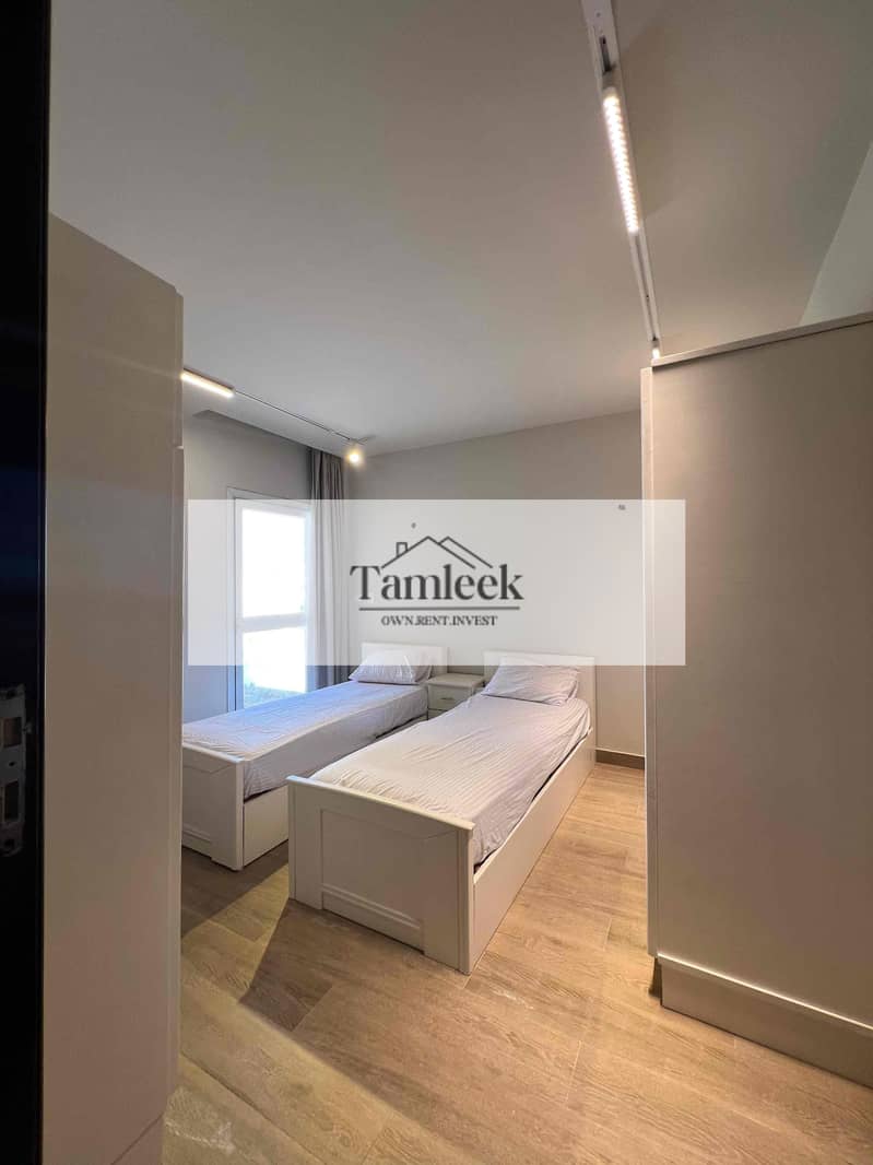 10 6ee34cca-45b9-45ad-a2c9-7cb72f066a5b. jpg