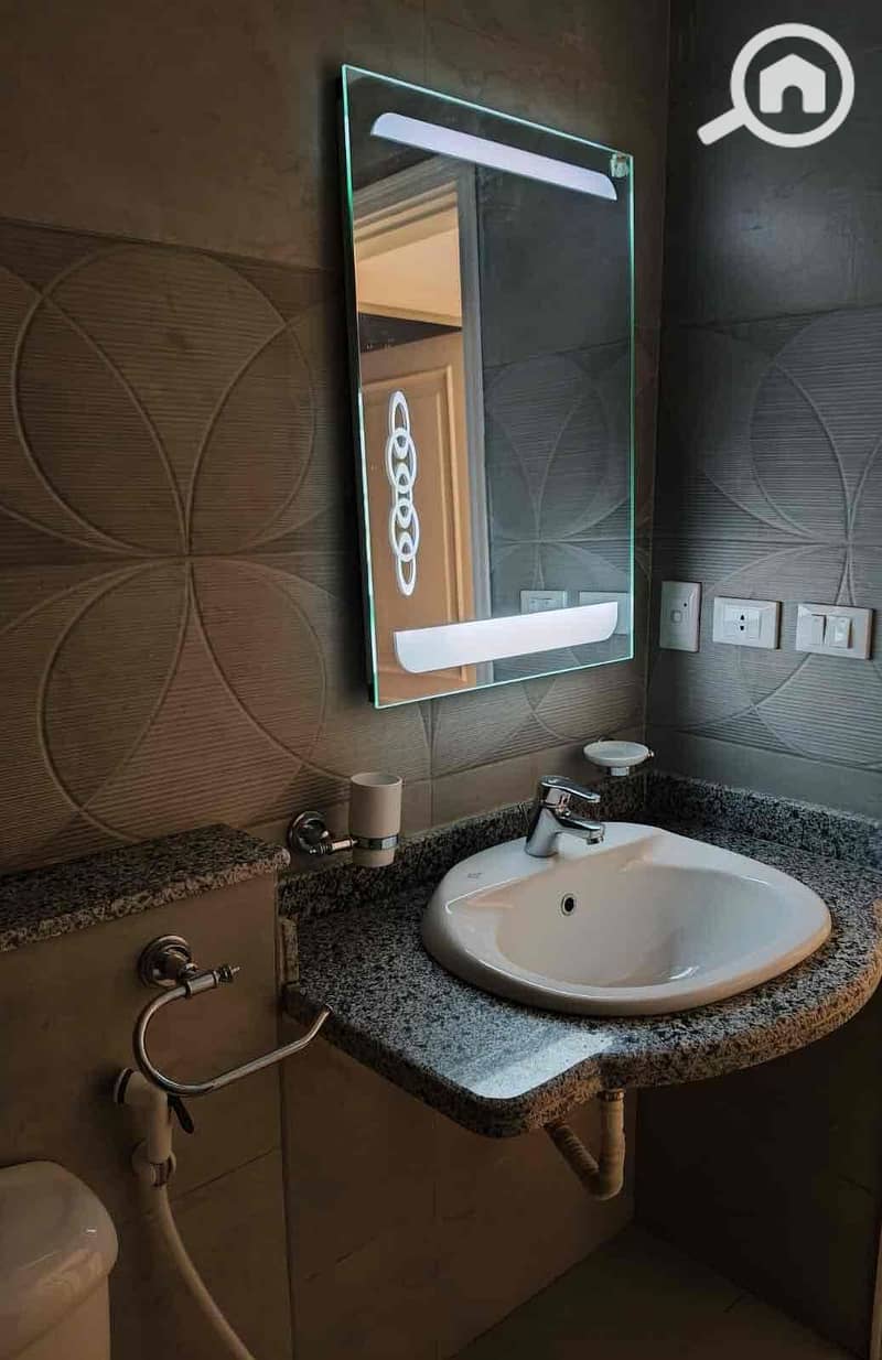 21 33c3528e-65a8-456a-a6ee-ad22f50baae4. jpg