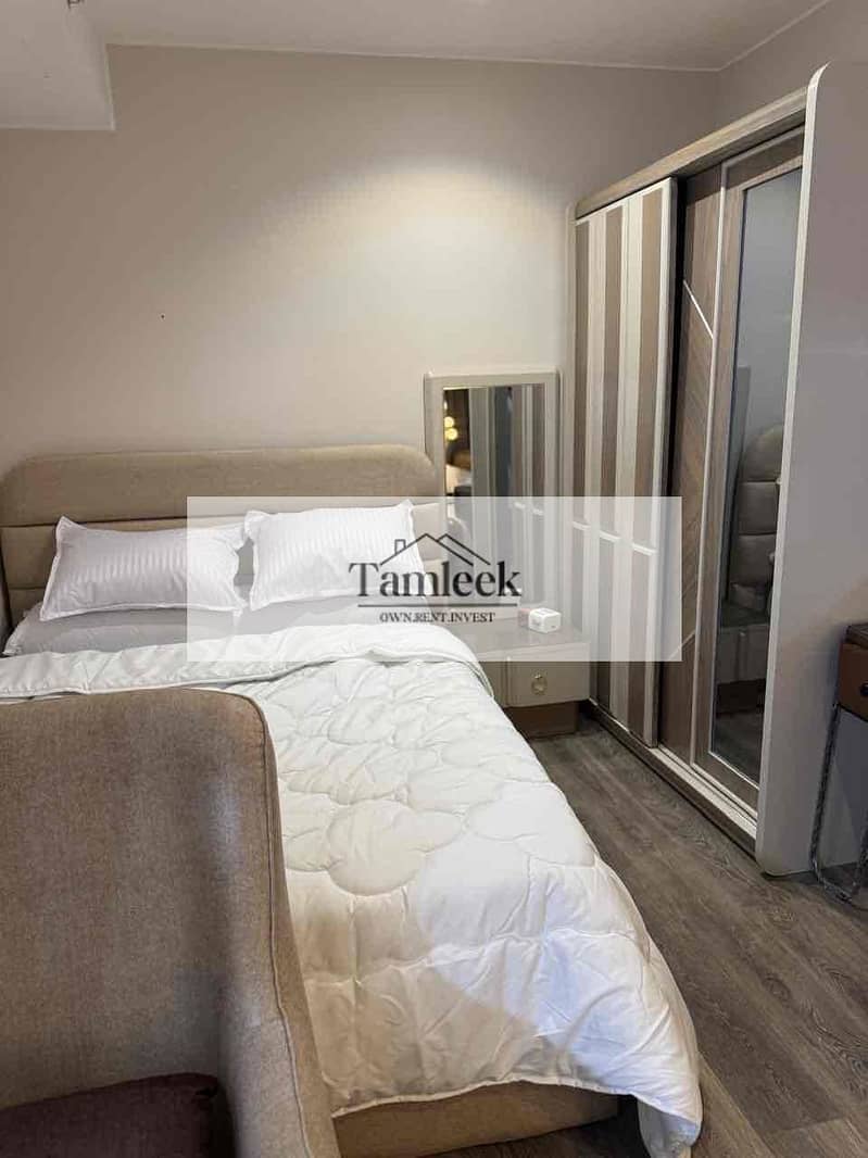 10 aa318753-a7f0-45b3-8cc7-24e25538bd51. jpg