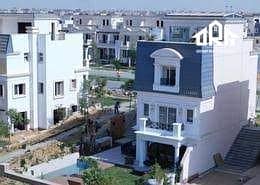 4 Bedroom Townhouse for Sale in 6th of October, Giza - 90d18047-9425-424f-9fc3-d25fc8376bc1. jpg