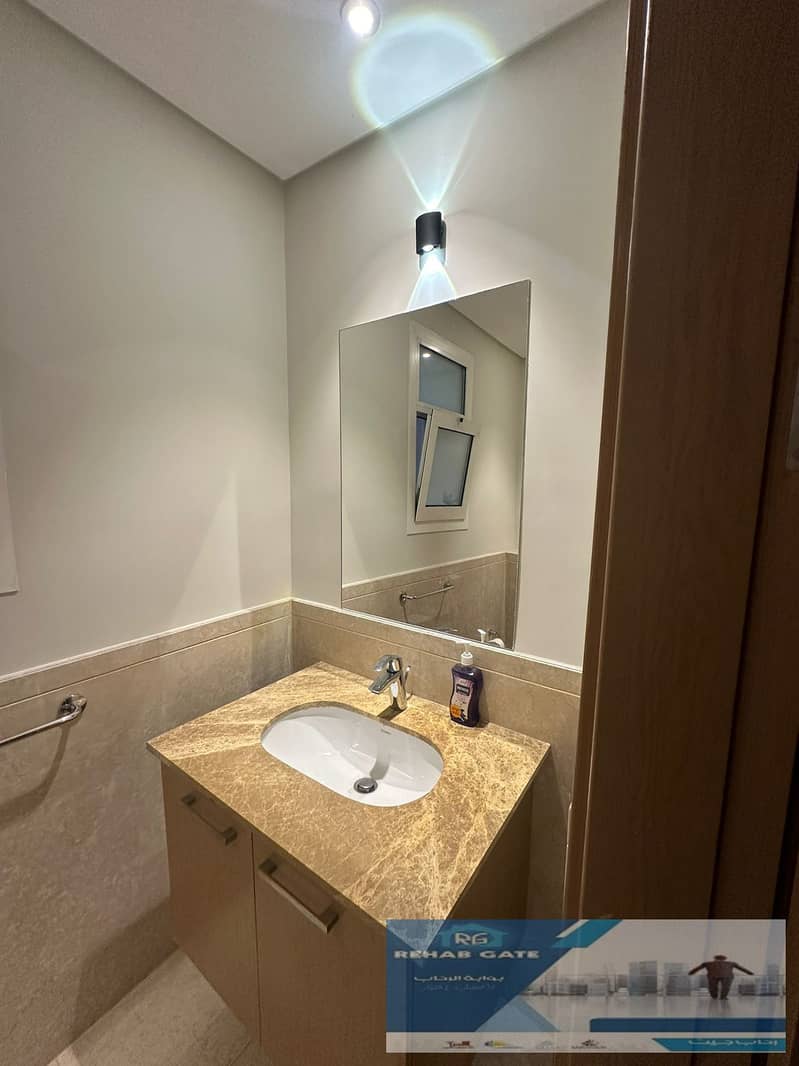 10 5d331a01-7c01-40d0-bdc5-c1f3bd9cfc8a. jpg