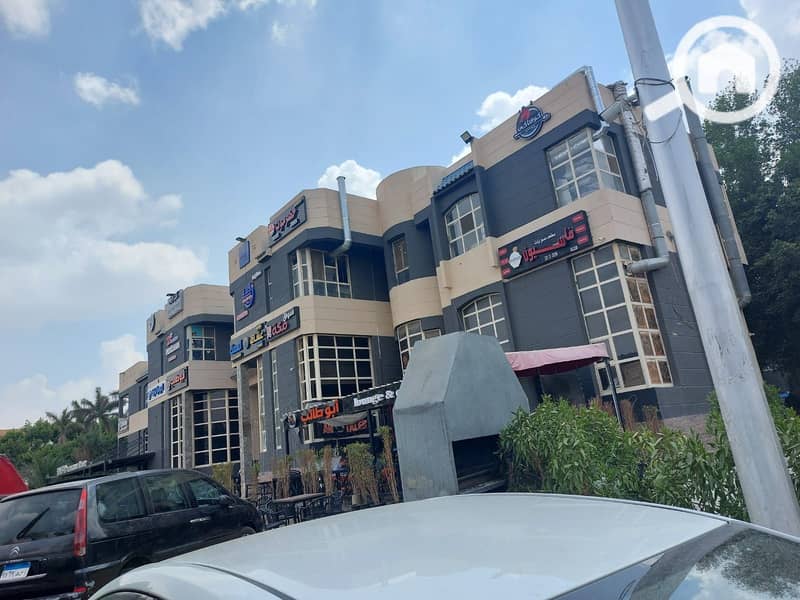 3 922a938d-e51b-424f-be2e-2932b8d1d561. jpg