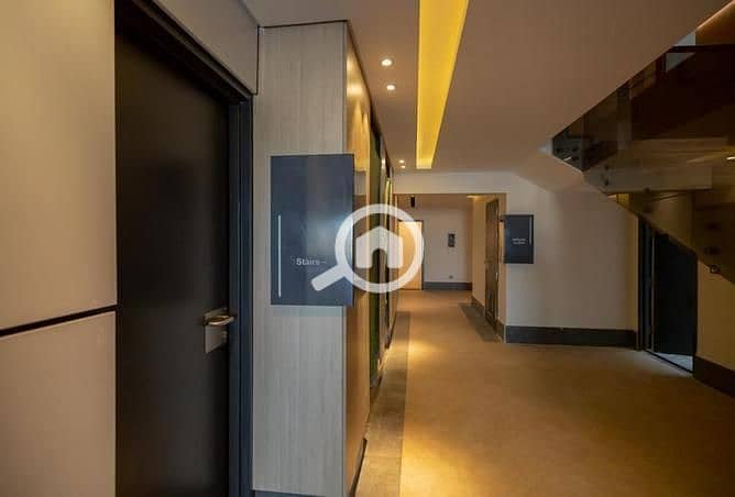 9 3880498-c3f41o. jpg