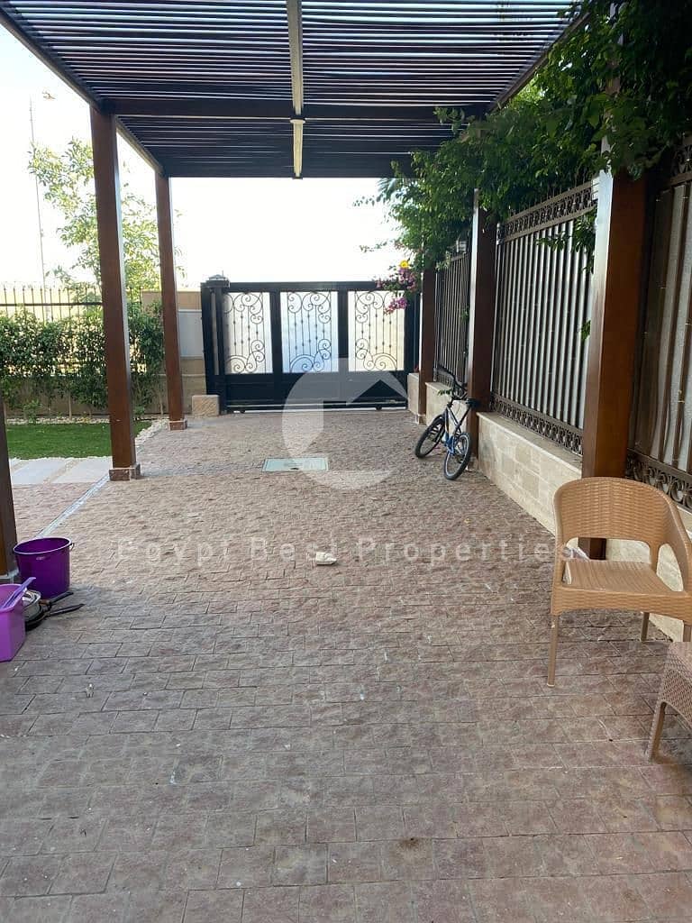 9 7c02555d-8cee-477c-bf21-cdcd0f83977d. jpeg