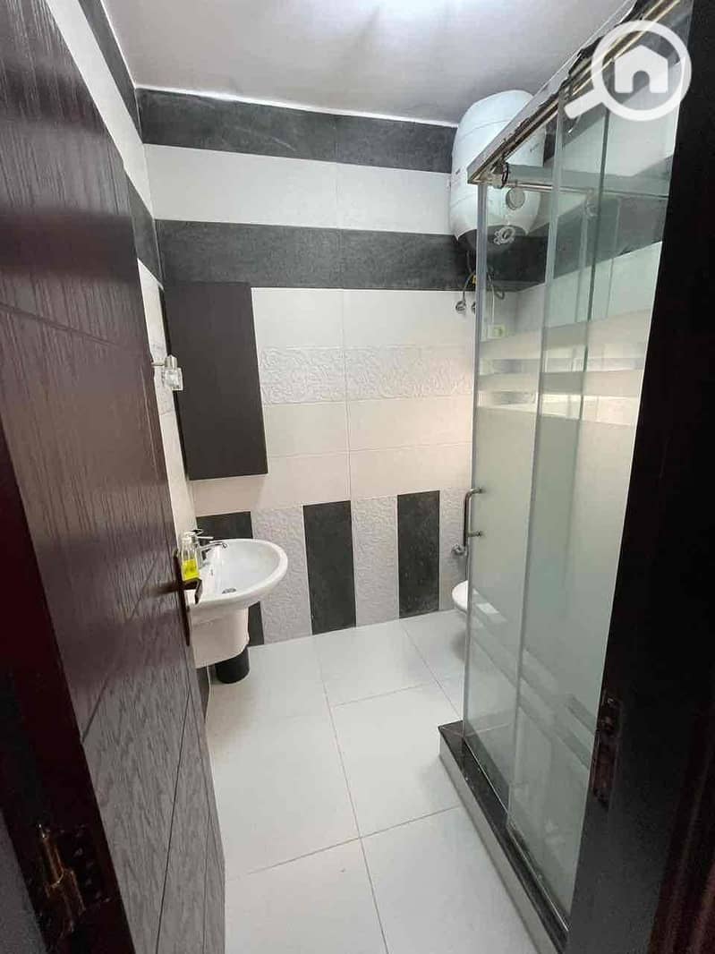 10 b67b463a-8bf3-4d91-ac85-cbaf3c8cea54. jpg