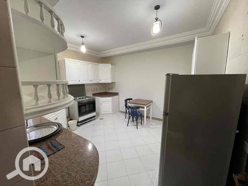 12 0c3c5cf7-4e33-470d-9b82-5d8965d1f51d. jpg