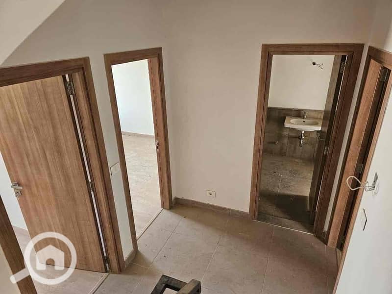 7 df4b6ffd-6879-42da-b421-f74571f77111. jpg