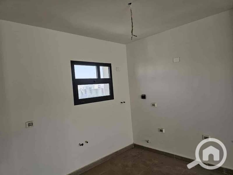 8 e08cdc98-06f3-4015-89ad-509d31e6cac2. jpg