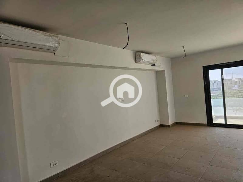 9 e0928595-3387-482c-842f-b7bc1b0feec2. jpg