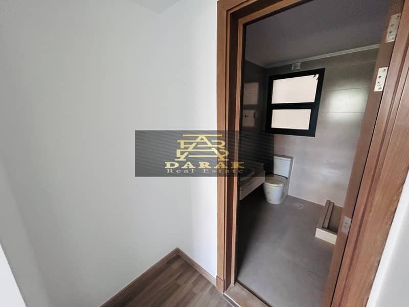 13 c0689f00-fbd5-4990-83d0-6e2e6479b084. jpg