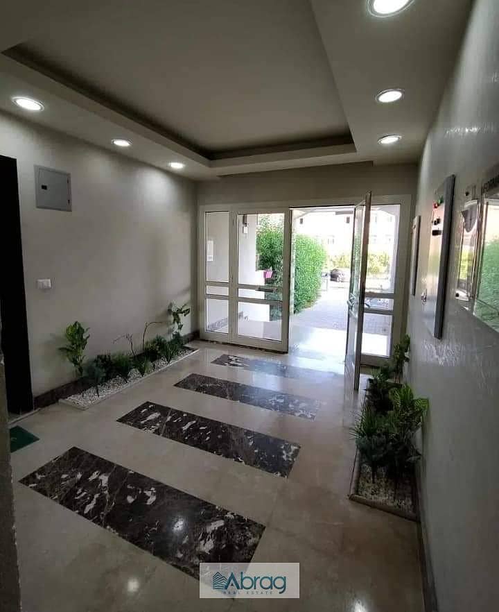 10 32b6bf70-8e25-4a09-b792-6b7f43f4d973. jpeg