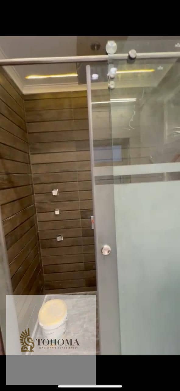 2 25519b36-95a3-495e-875c-926ebee48ebe. jpg