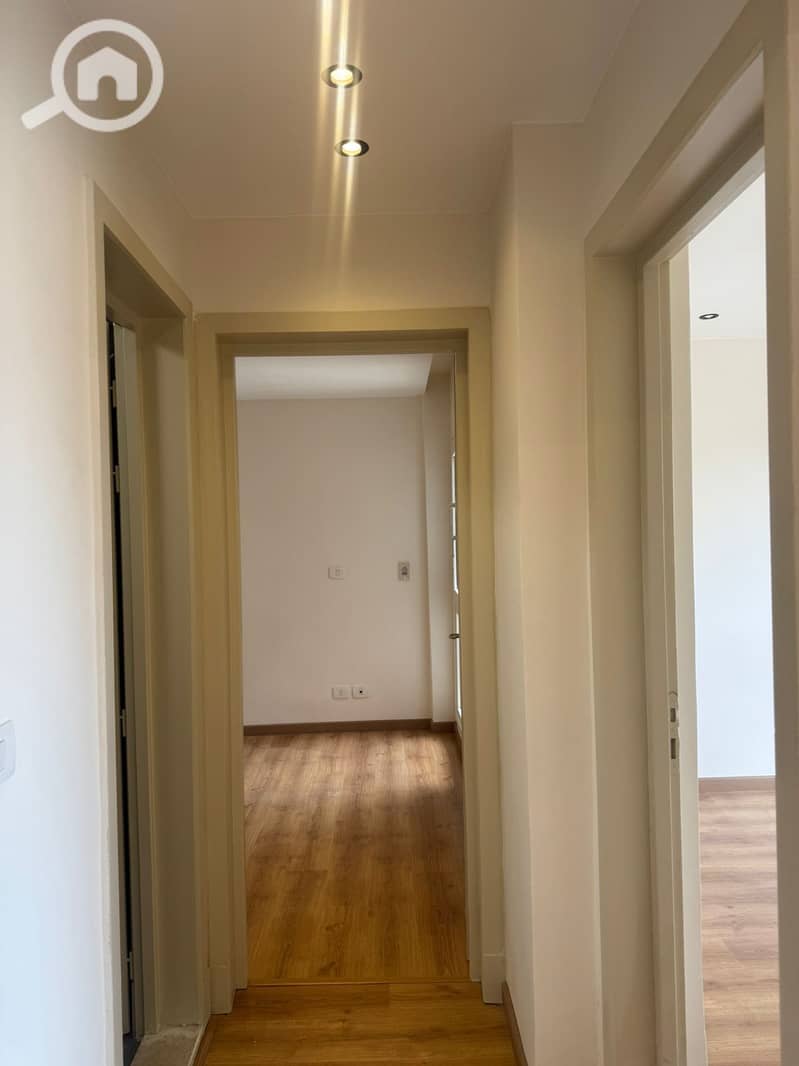 10 WhatsApp Image 2025-10-20 at 18.48. 15_2356a019. jpg