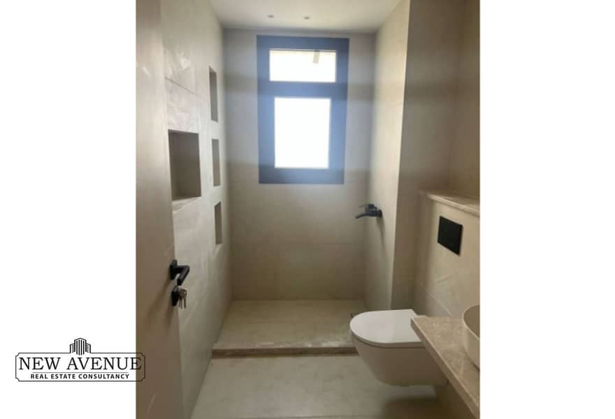 8 feb7e4a7-bb8c-4edd-b21c-9ca101dfeff9. jpg