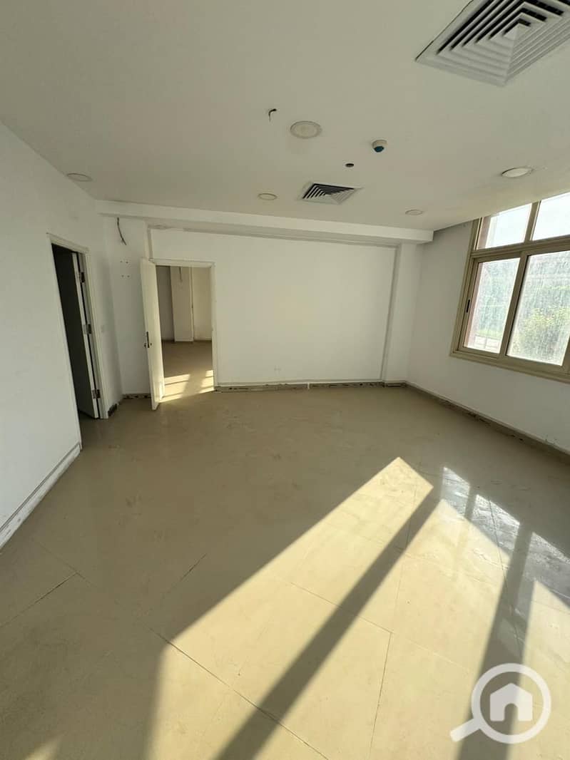 3 WhatsApp Image 2025-10-23 at 12.37. 32 PM. jpeg