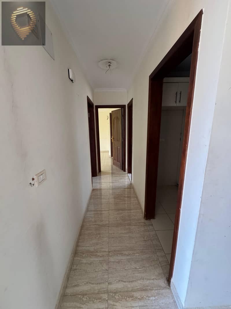 7 WhatsApp Image 2025-10-25 at 18.44. 22_05617593. jpg