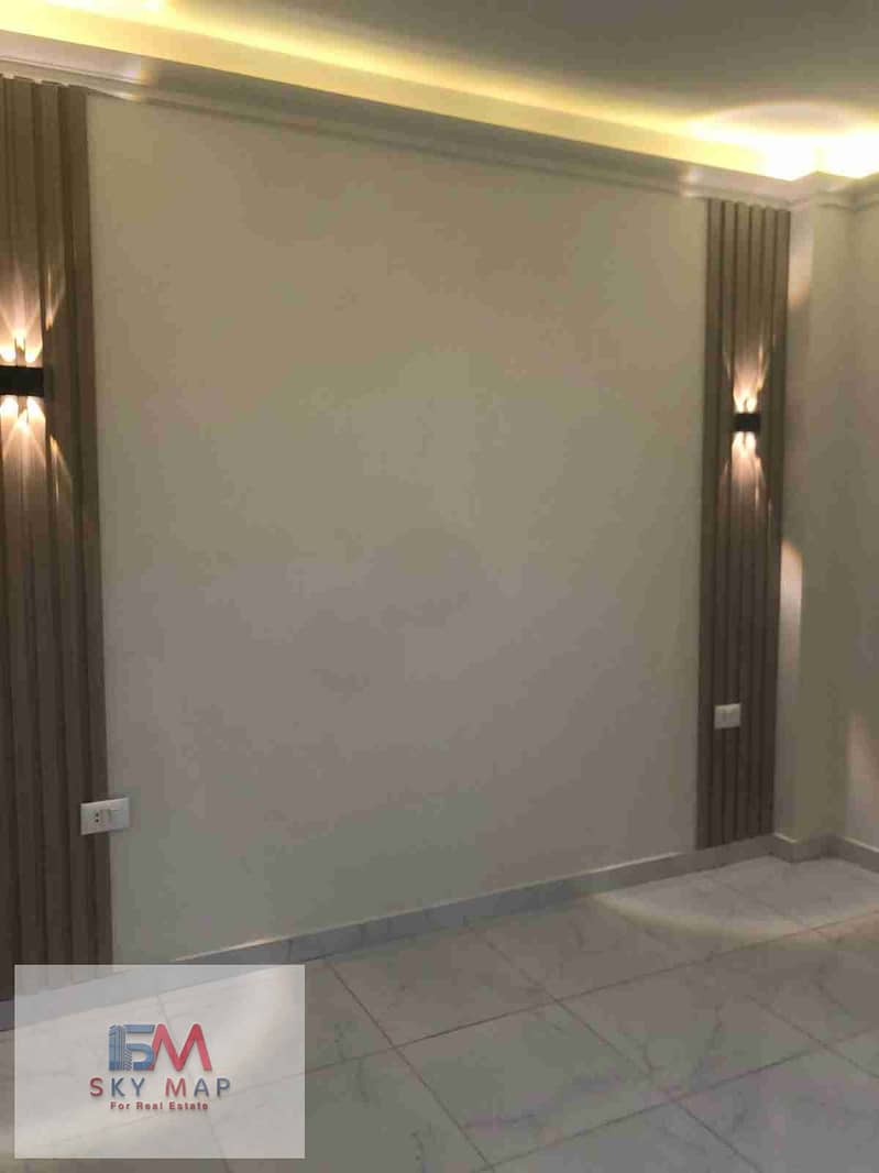 1000703496. jpg 1000703496. jpg