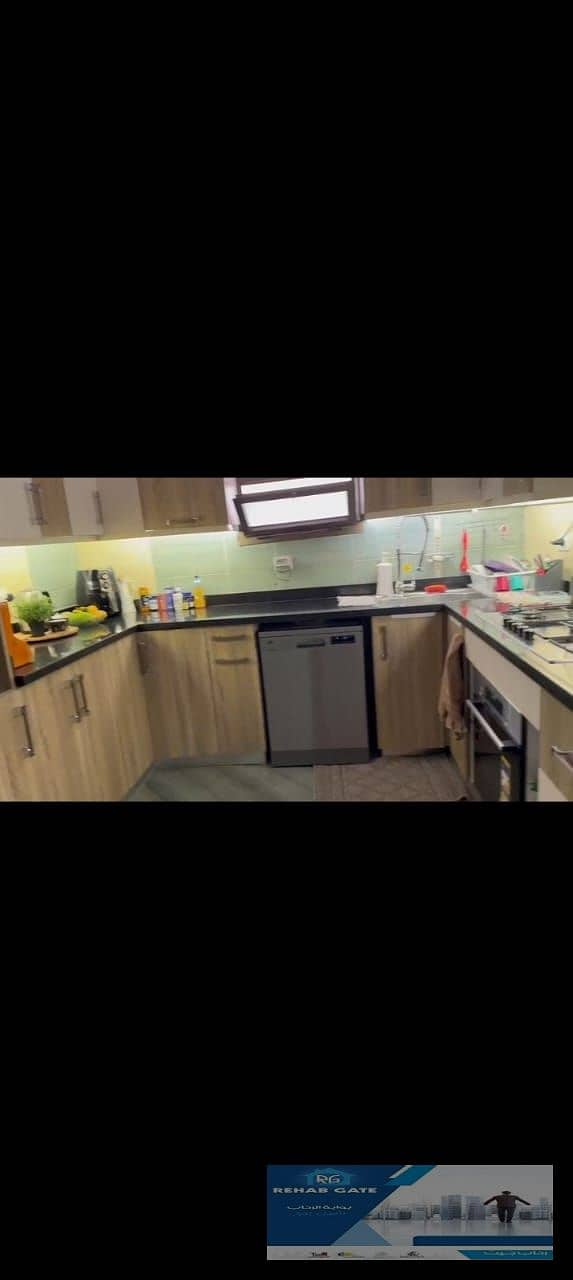 10 502ef8c3-c36f-4b88-a17b-557916b7e8f9. jpg