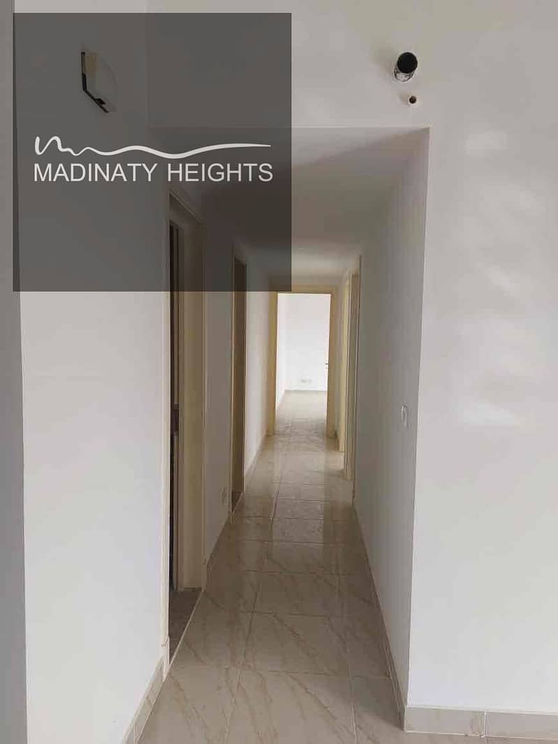 10 dfd1fde9-9392-40bb-b20f-f01517c7c954. jpg