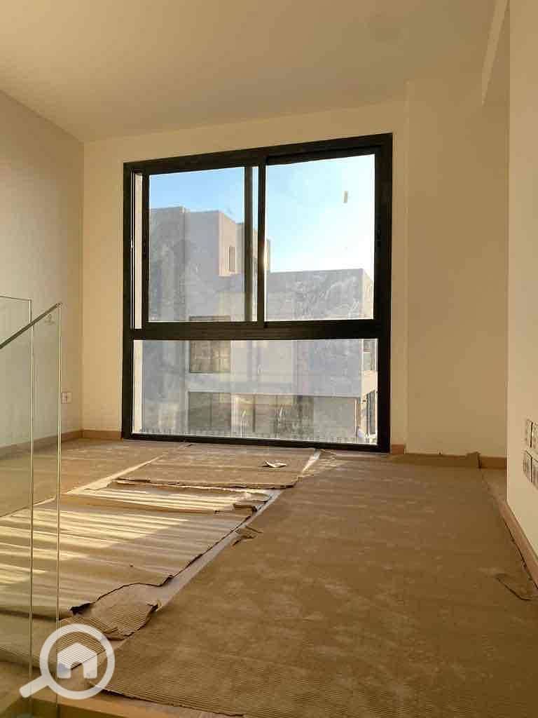 12 599e3958-90b5-429b-b202-3c77bc2ac267. jpg