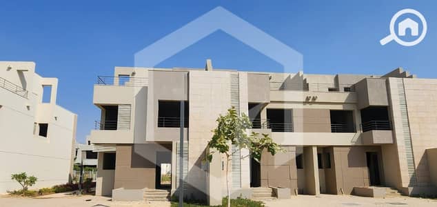 تاون هاوس 4 غرف نوم للبيع في 6 أكتوبر، الجيزة - The Crown Palm Hills 1. jpeg