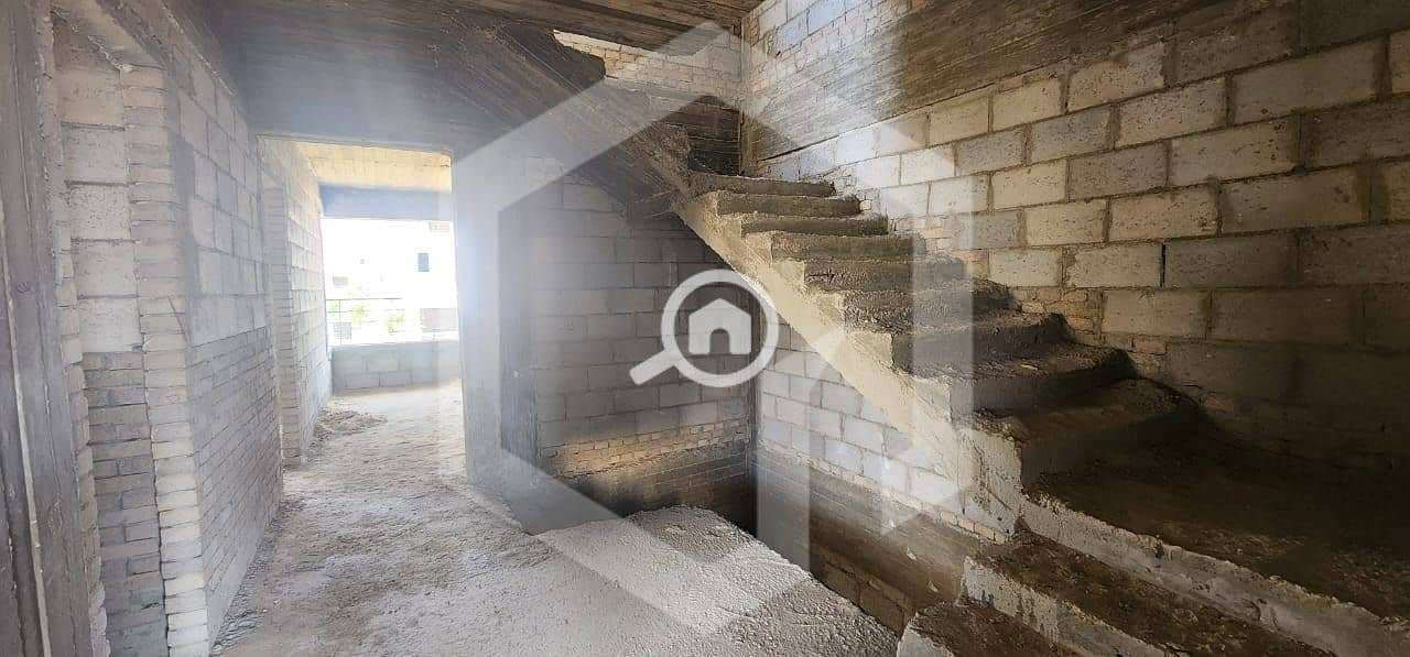 5 The Crown Palm Hills 10. jpeg