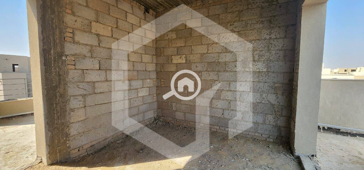 8 The Crown Palm Hills 7. jpeg