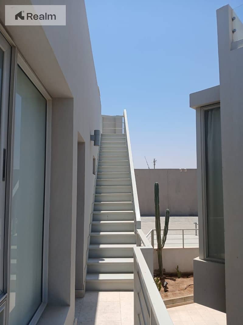 4 WhatsApp Image 2025-10-19 at 19.13. 13_63cc8594. jpg