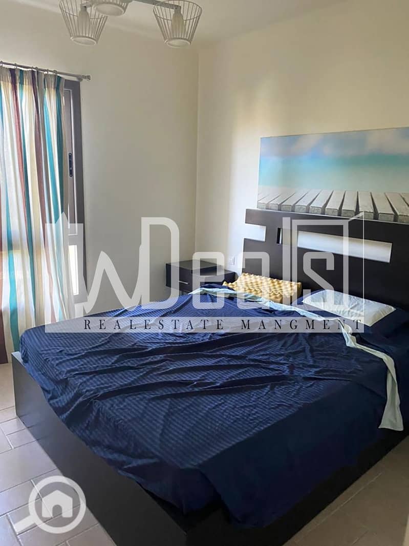 7 d049ff47-8195-48c2-b515-268d5f1f1846. jpg