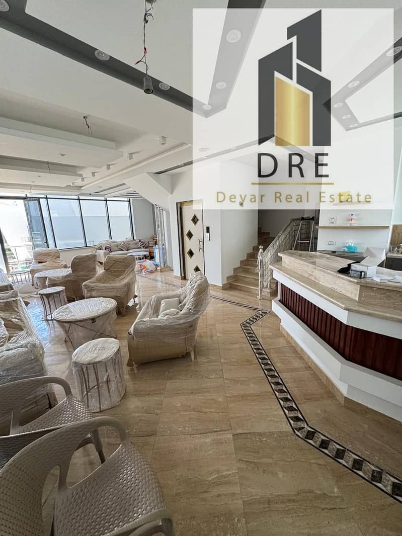 4 1f98d040-70f4-4bc7-b841-9fd50c268670. jpg