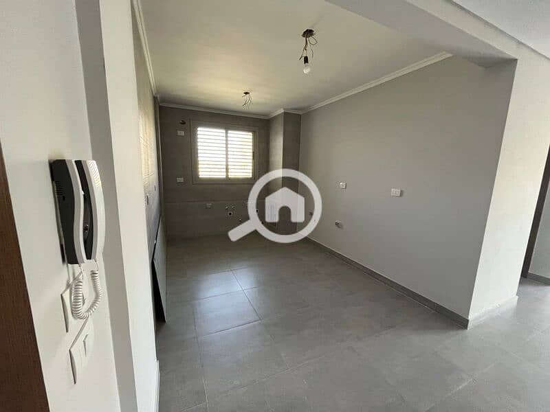 2 66e5ce2f-dfcc-4c70-90cf-4c3a44dcd1ed. jpeg