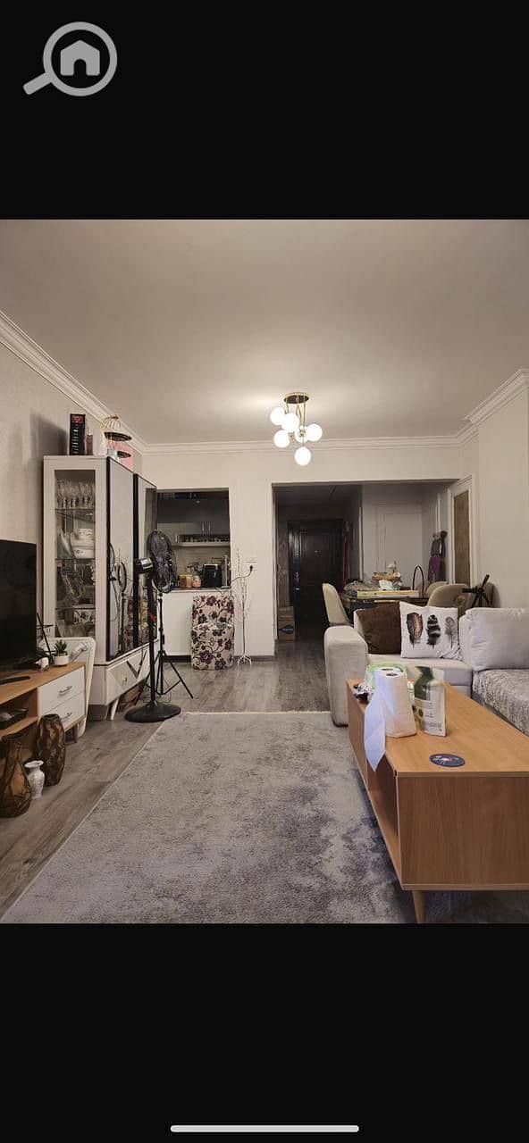 3 b8ffbb31-3956-495f-b308-1a890d46b9a9. jpeg