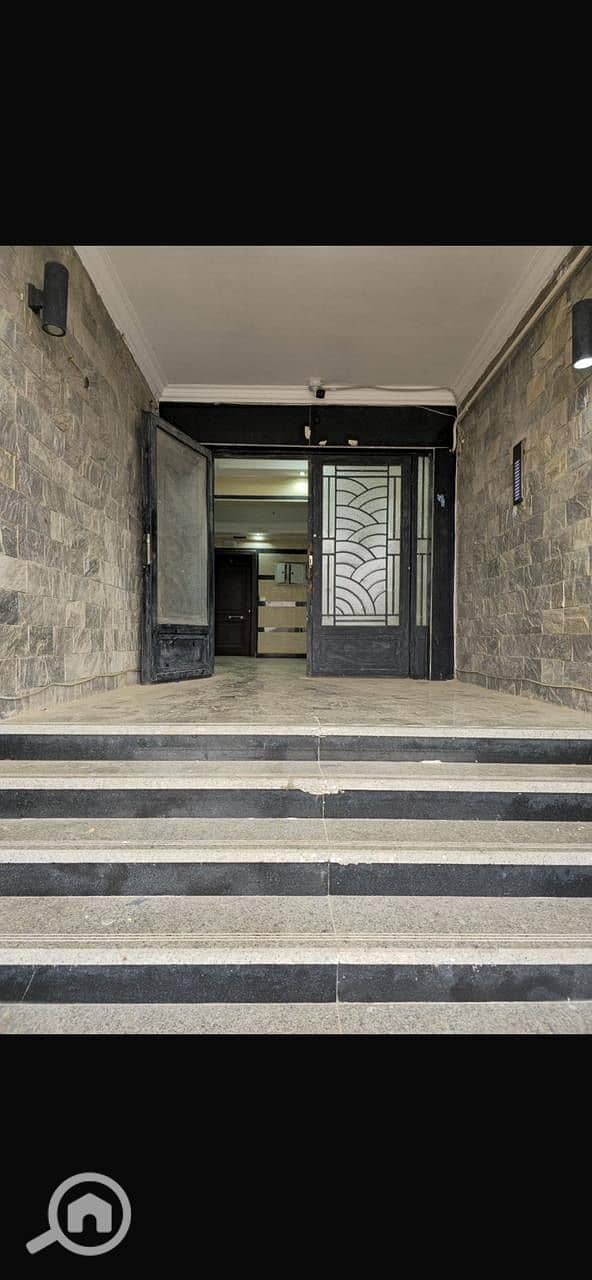 4 f4207cc9-51f3-4070-93cf-e83b8053bb84. jpeg