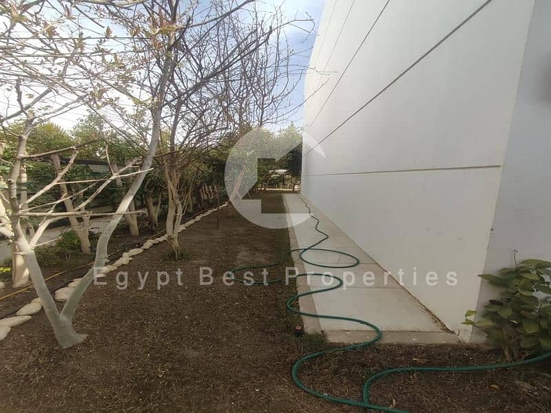 4 4c17de95-893a-4496-b662-dc9739196f84. jpg