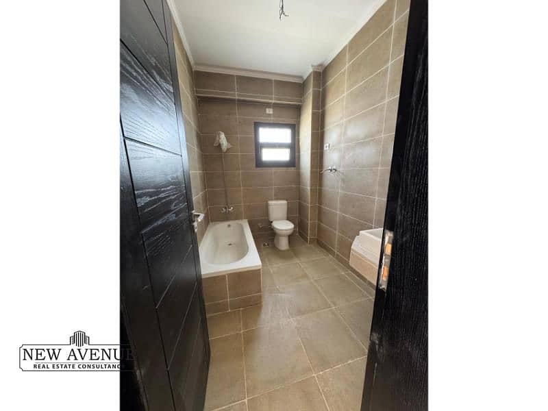 11 WhatsApp Image 2025-10-27 at 4.52. 49 PM (1). jpg