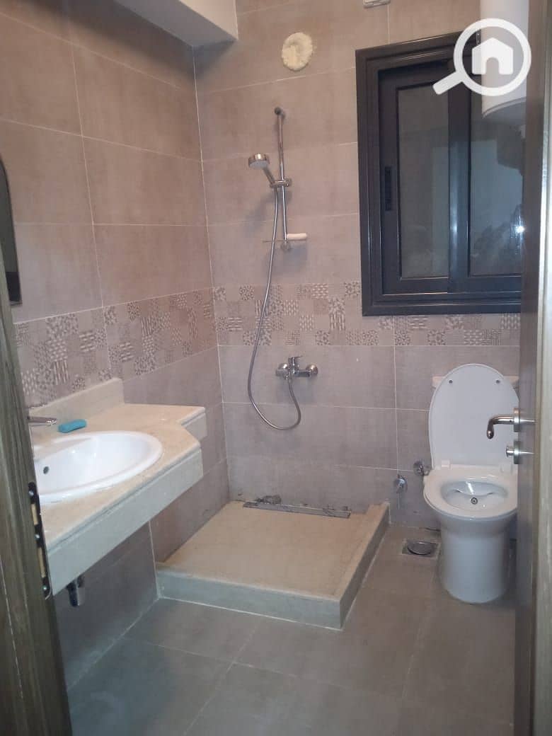 10 f04d119f-5c78-4d3d-949f-4bb7ca66359b. jpg