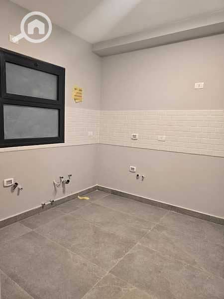 3 pQLrzpvdYMXyT1FKZZb0EAZpghKpFE5tgPSbddjy. jpeg