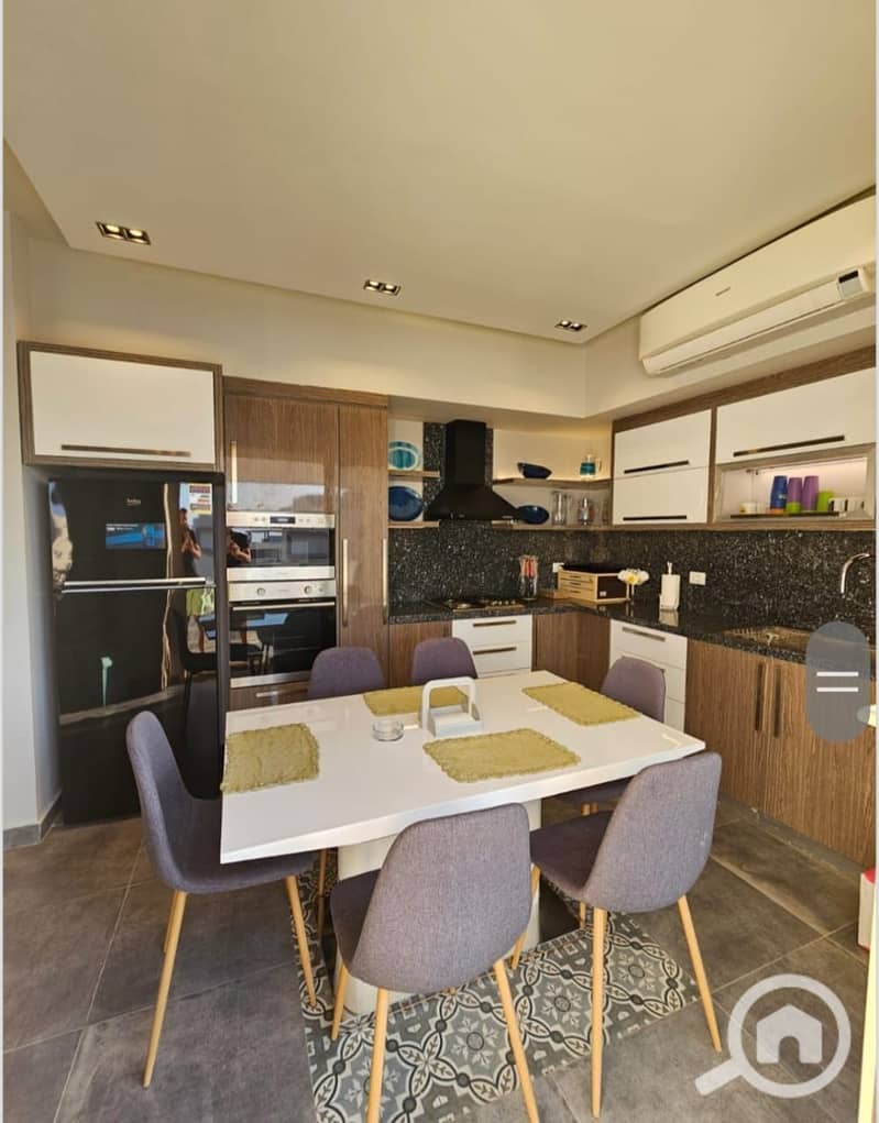 26 c9acbb5e-4df0-450e-81cf-382470f98c5c. jpeg