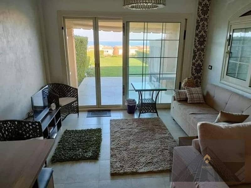 10 52ef64fd-687b-4504-9d8f-82a0d42b3161. jpg