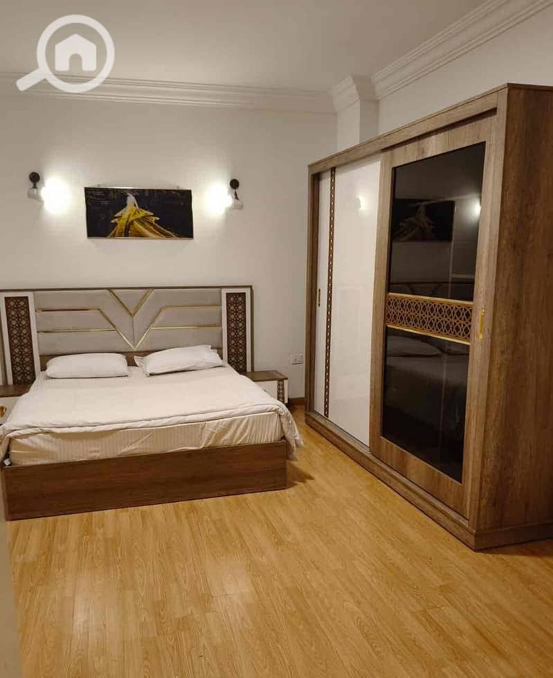 10 08599bd7-be6e-4e73-82bd-570f2ca63dfa. jpg