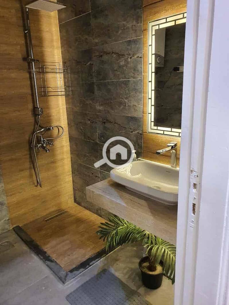 5 6e6d3c28-0e84-4f9a-bf61-2de7e44567c0. jpg